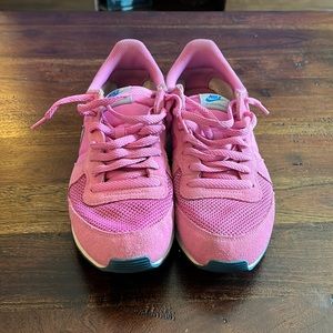 Nike Internationalist